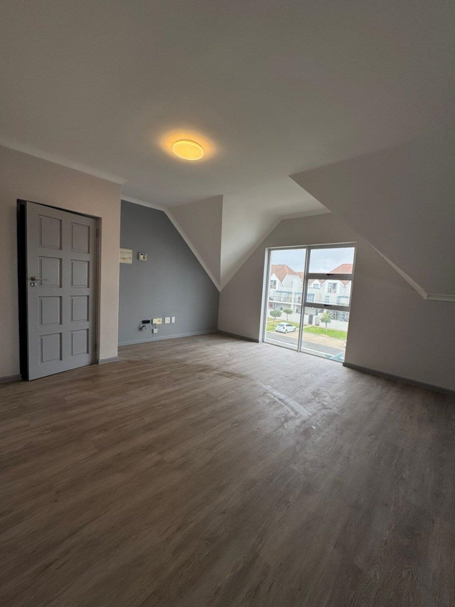 2 Bedroom Property for Sale in Whispering Pines Western Cape